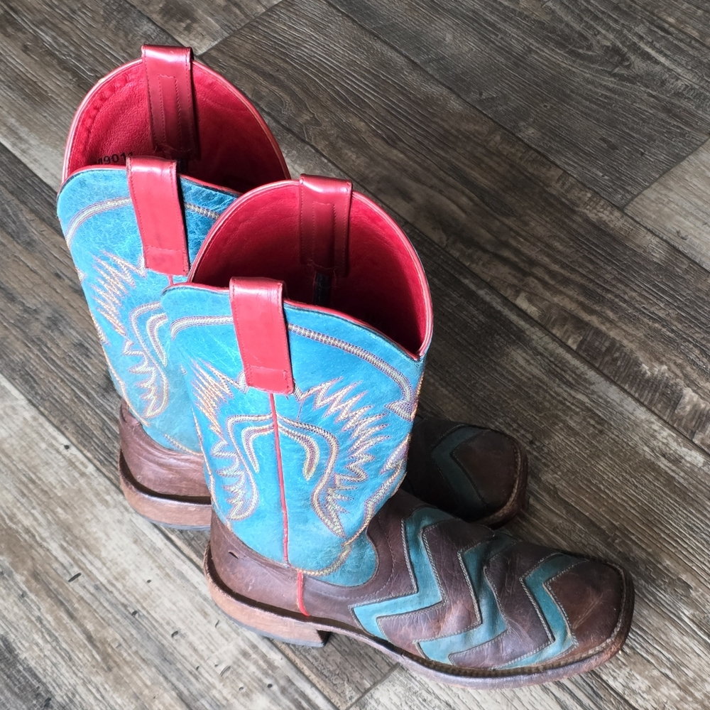 MACIE BEAN "Wave on Wave" Chevron toast/turquoise cowgirl rodeo boots size 6